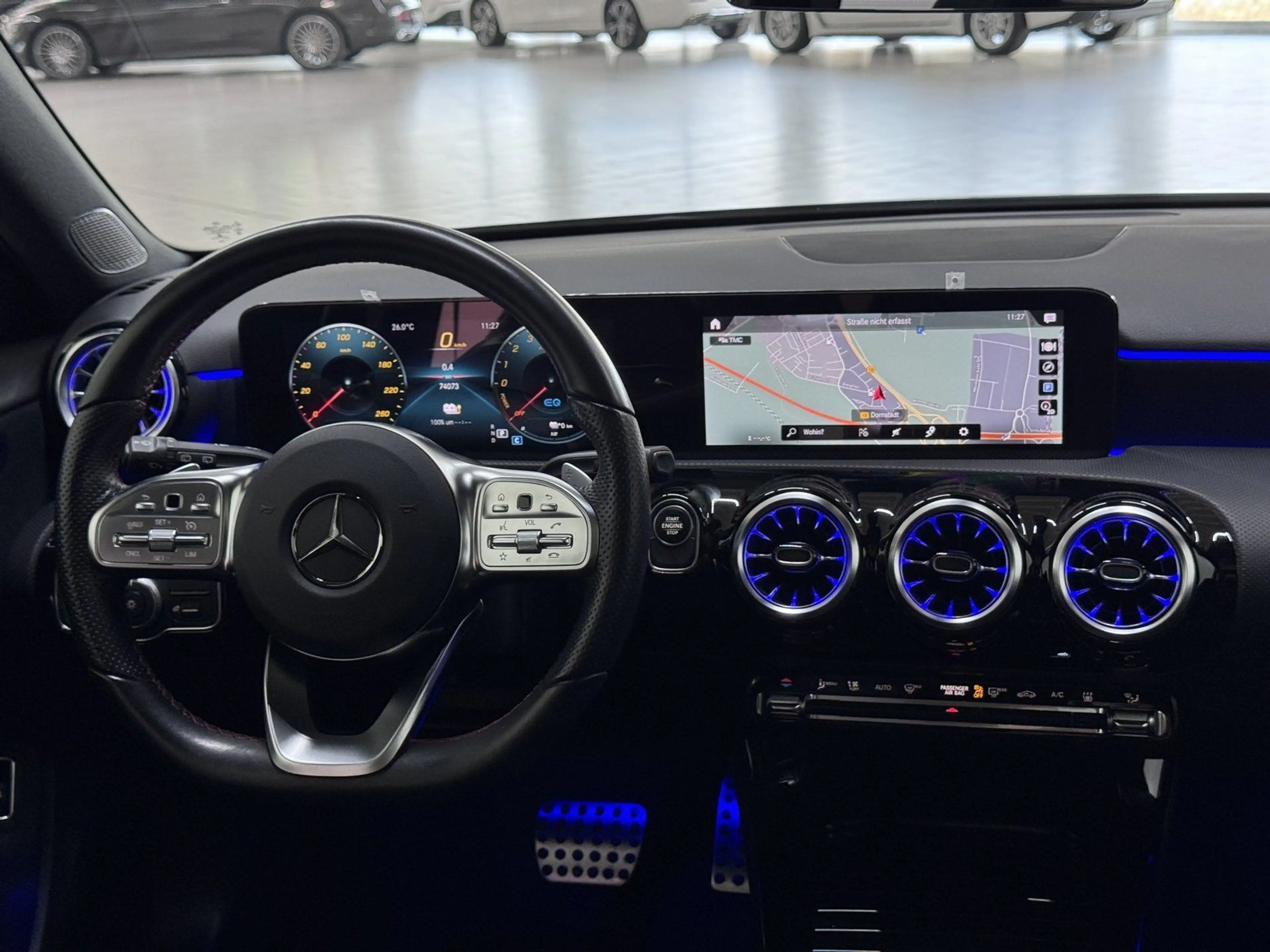 Mercedes-Benz A 250 e AMG+NIGHT+PANO+AHK+LED+KAMERA+AMBIENTE — photo 10