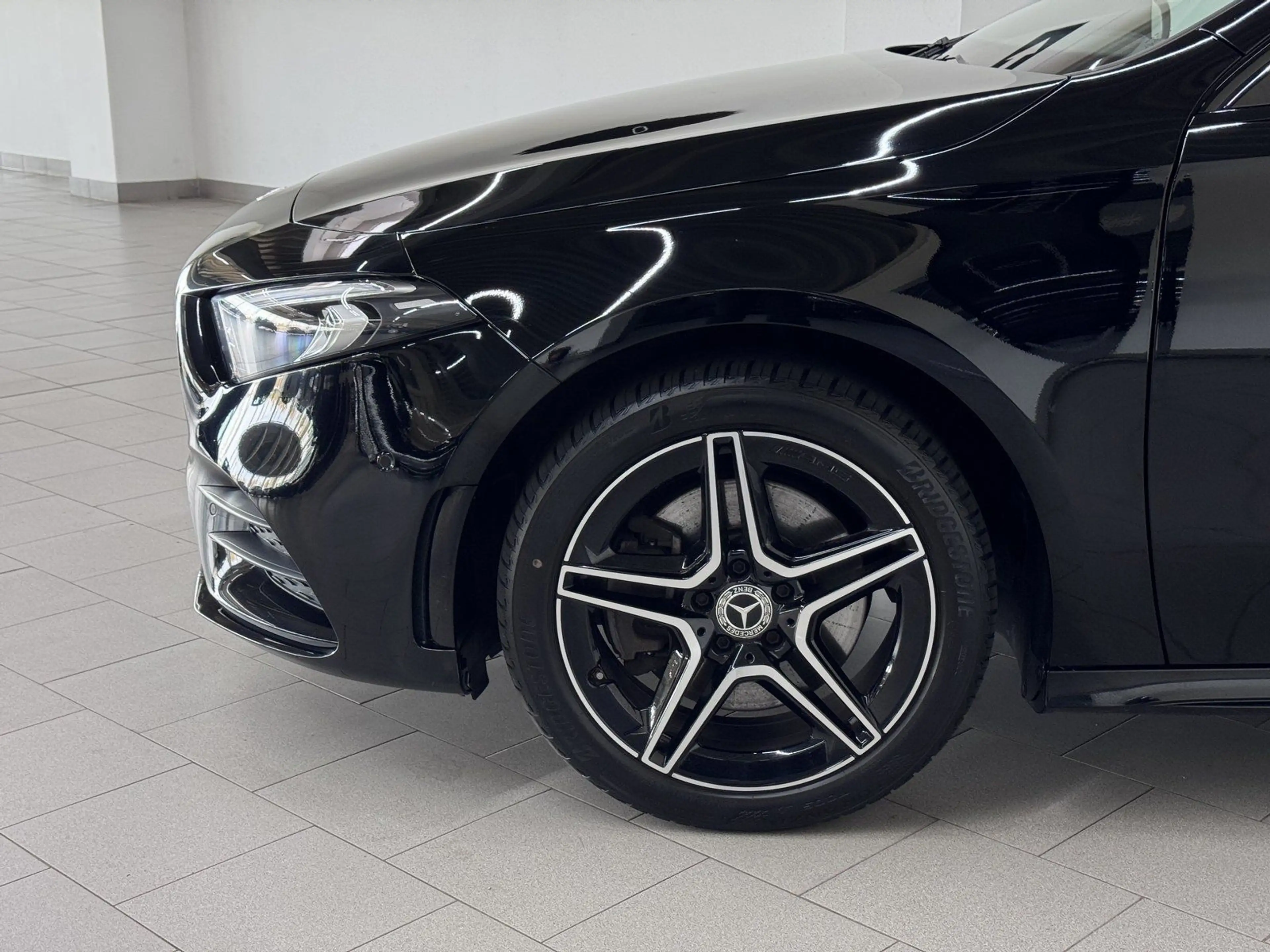 Mercedes-Benz A 250 e AMG+NIGHT+PANO+AHK+LED+KAMERA+AMBIENTE — photo 7