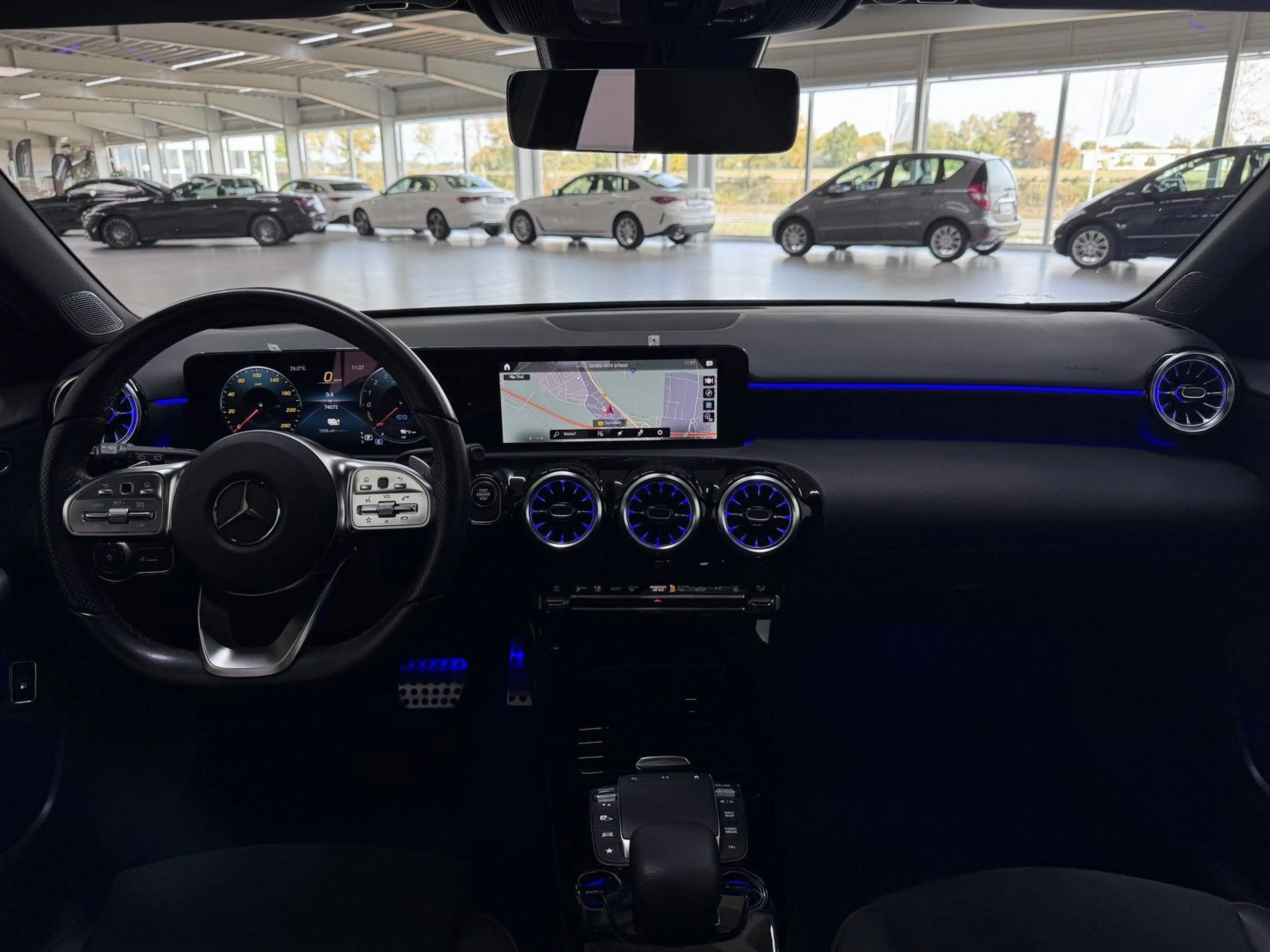 Mercedes-Benz A 250 e AMG+NIGHT+PANO+AHK+LED+KAMERA+AMBIENTE — photo 9