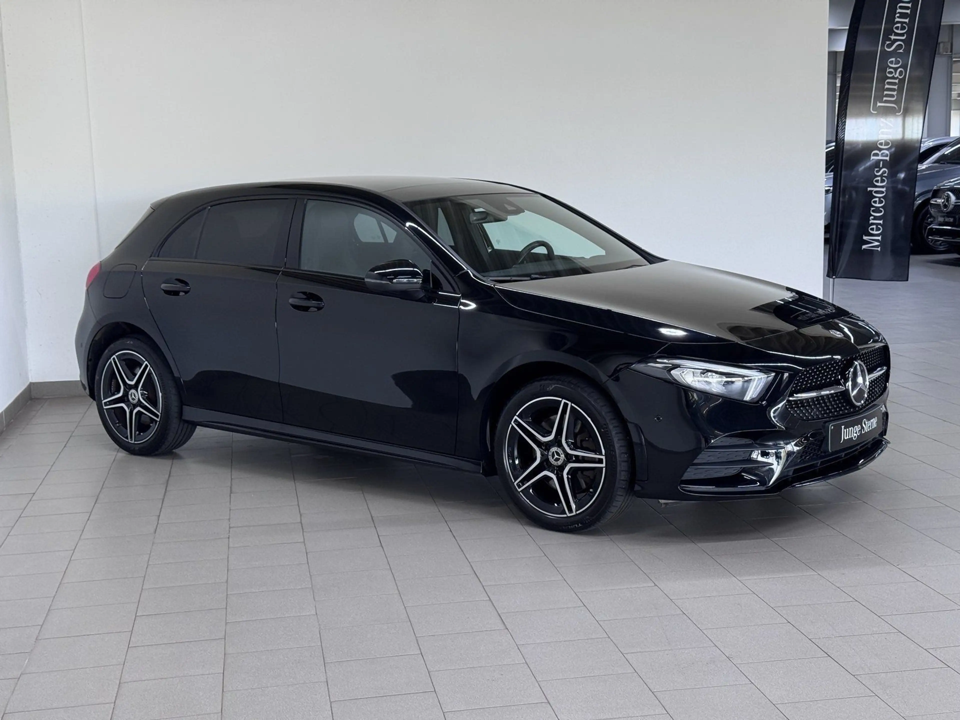 Mercedes-Benz A 250 e AMG+NIGHT+PANO+AHK+LED+KAMERA+AMBIENTE — photo 5
