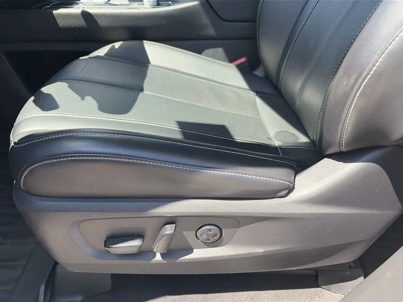Infiniti QX60 снимка Infiniti QX60