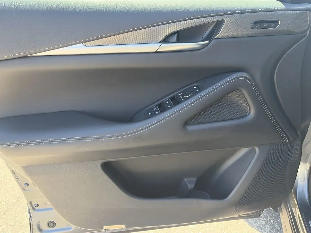 Infiniti QX60 снимка Infiniti QX60