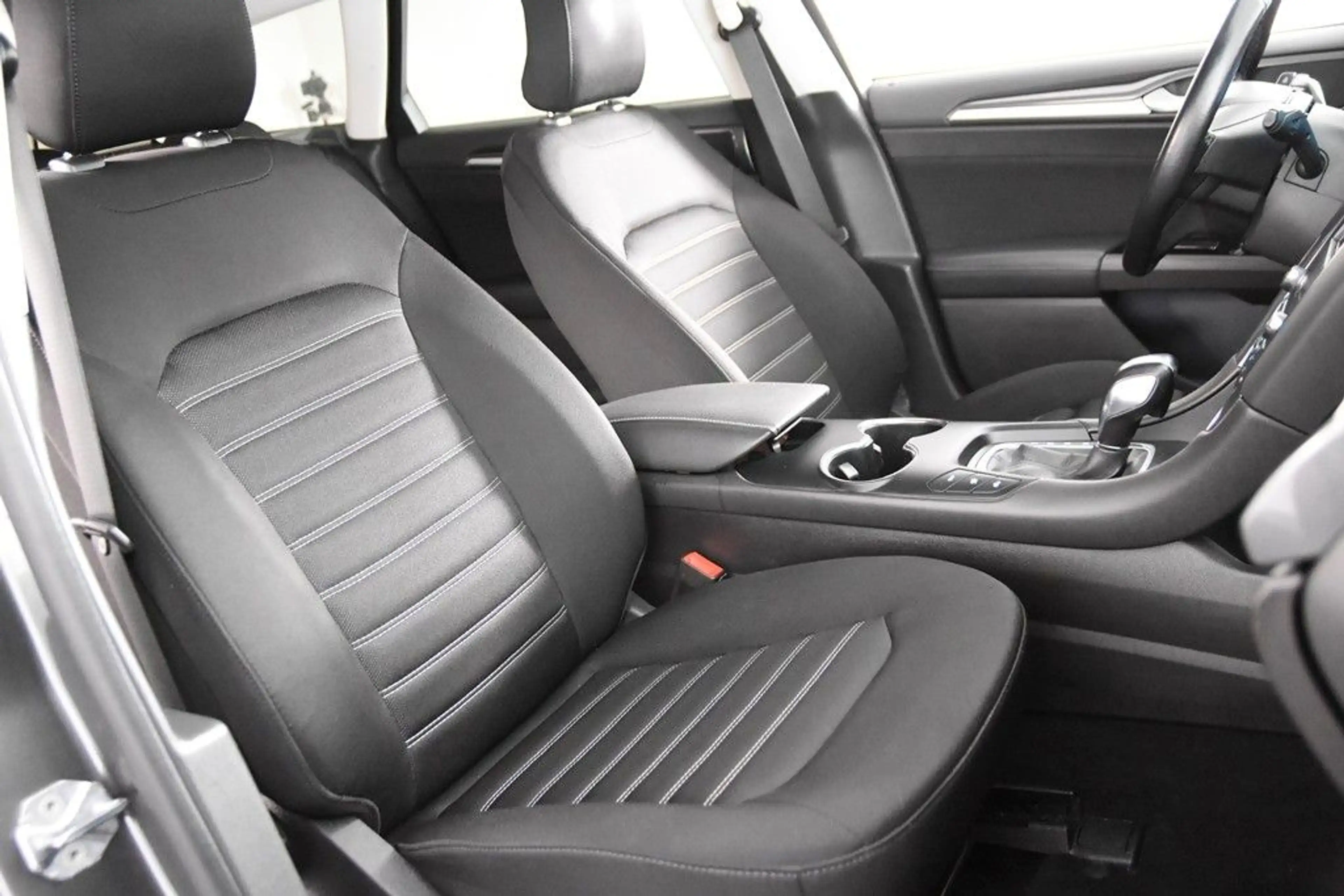 Ford Mondeo Turnier 2.0 Hybrid *1.Hand*4xSHZ*Navi*AHK — photo 3