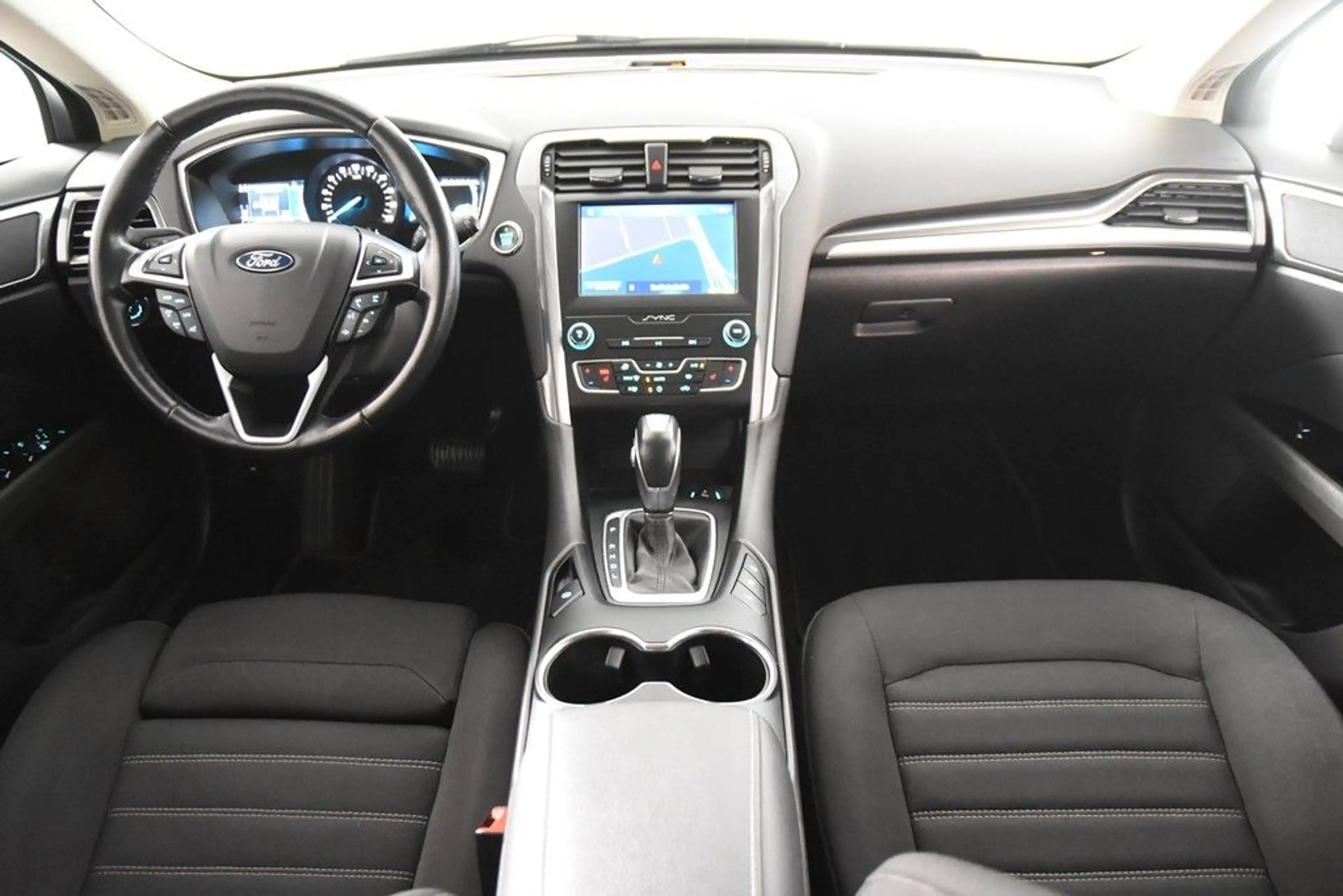 Ford Mondeo Turnier 2.0 Hybrid *1.Hand*4xSHZ*Navi*AHK — photo 2