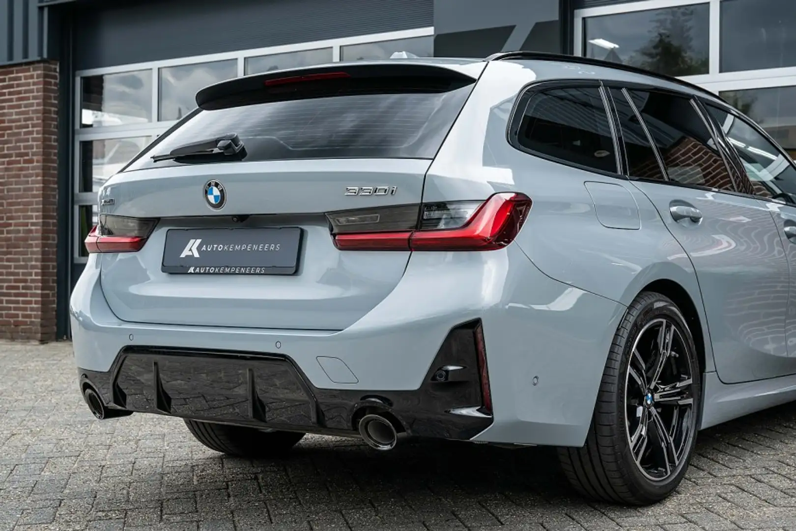 BMW 330 3-serie 330i xDrive M Sport | Laatste facelift | S Gris - 2