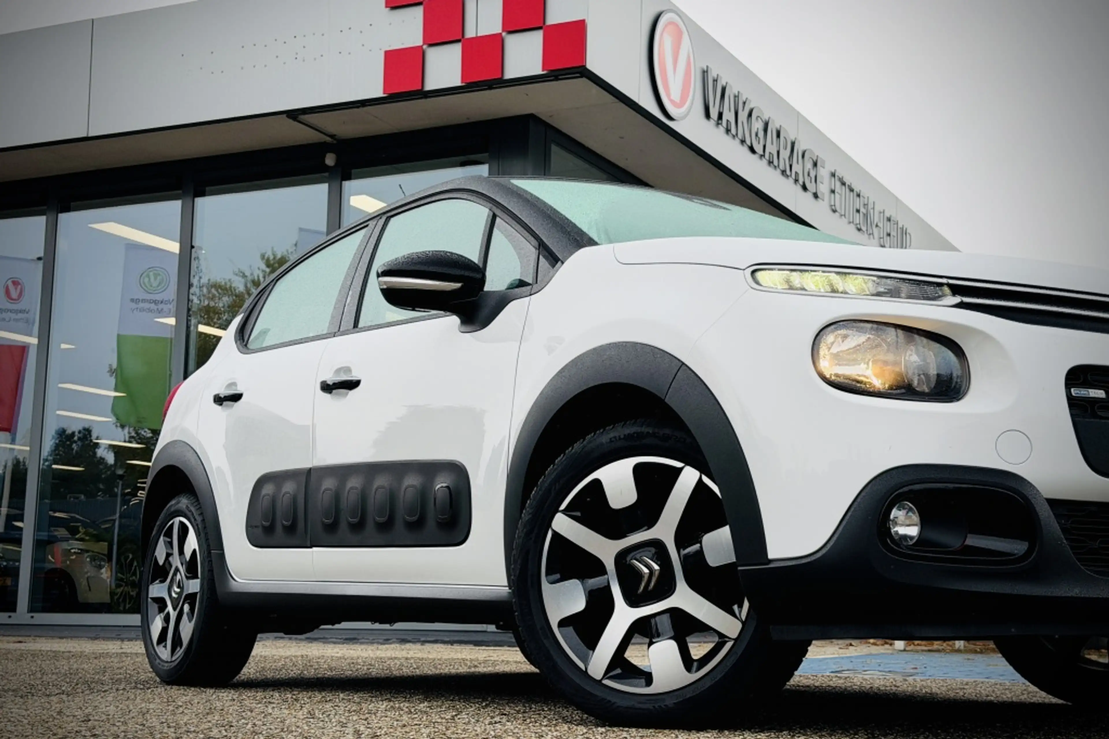 Citroen C3 1.2 110PK Shine | CAMERA | CARPLAY | CLIMA | CRUIS — photo 3