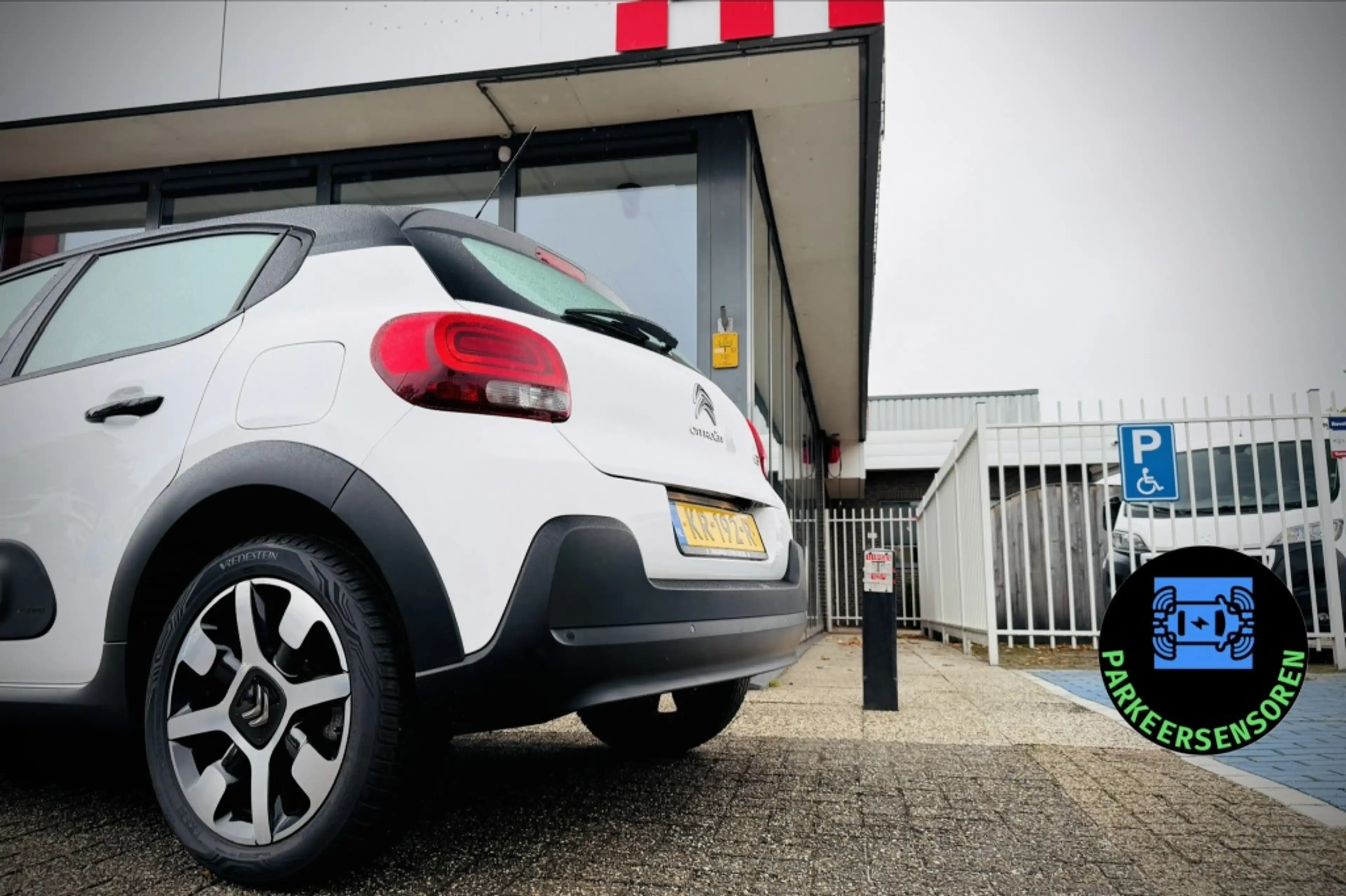 Citroen C3 1.2 110PK Shine | CAMERA | CARPLAY | CLIMA | CRUIS — photo 10