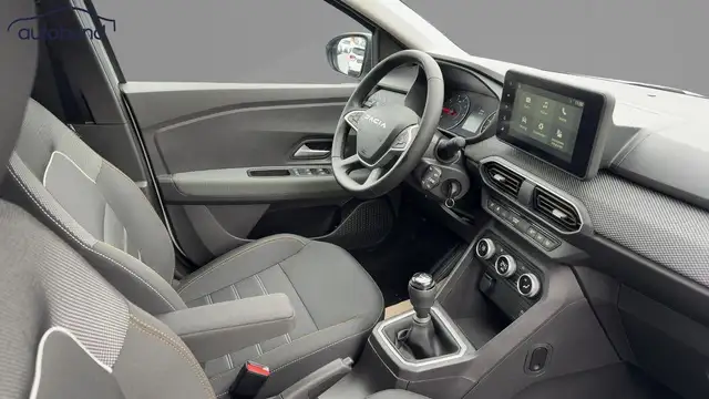 Dacia Sandero view 5