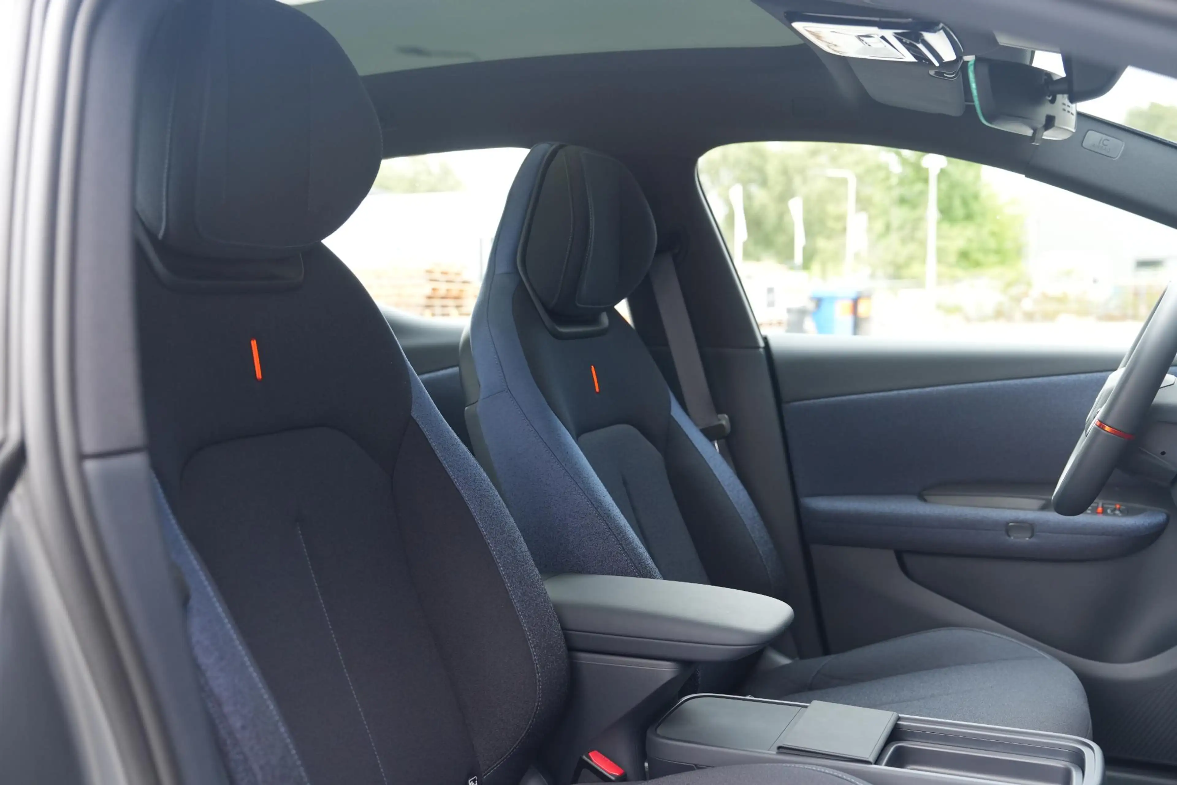 Lynk & Co 02 Core 66 kWh | 1600KG Trekgewicht | Stoelverwarming — photo 3