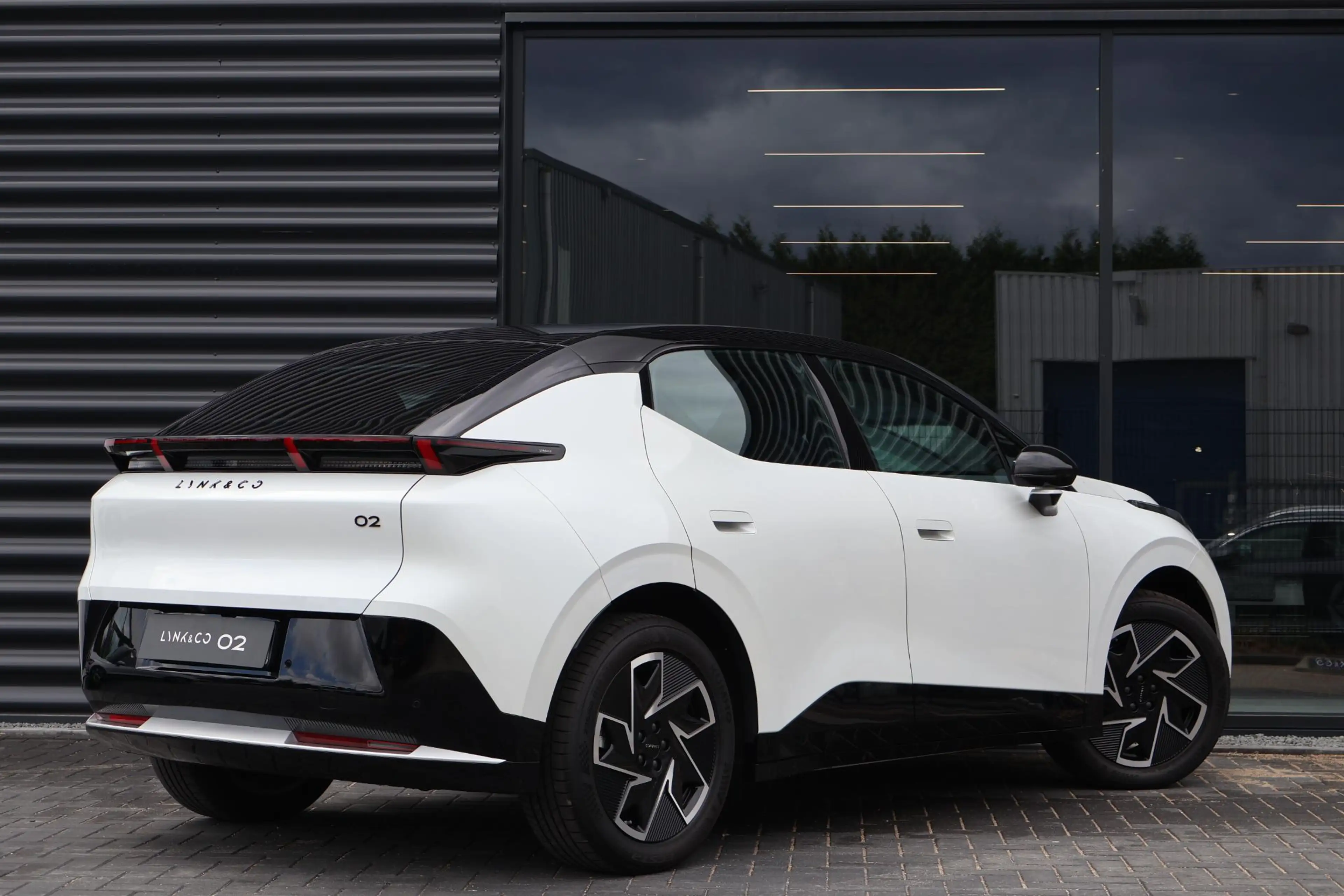 Lynk & Co 02 Core 66 kWh | 1600KG Trekgewicht | Stoelverwarming — photo 2