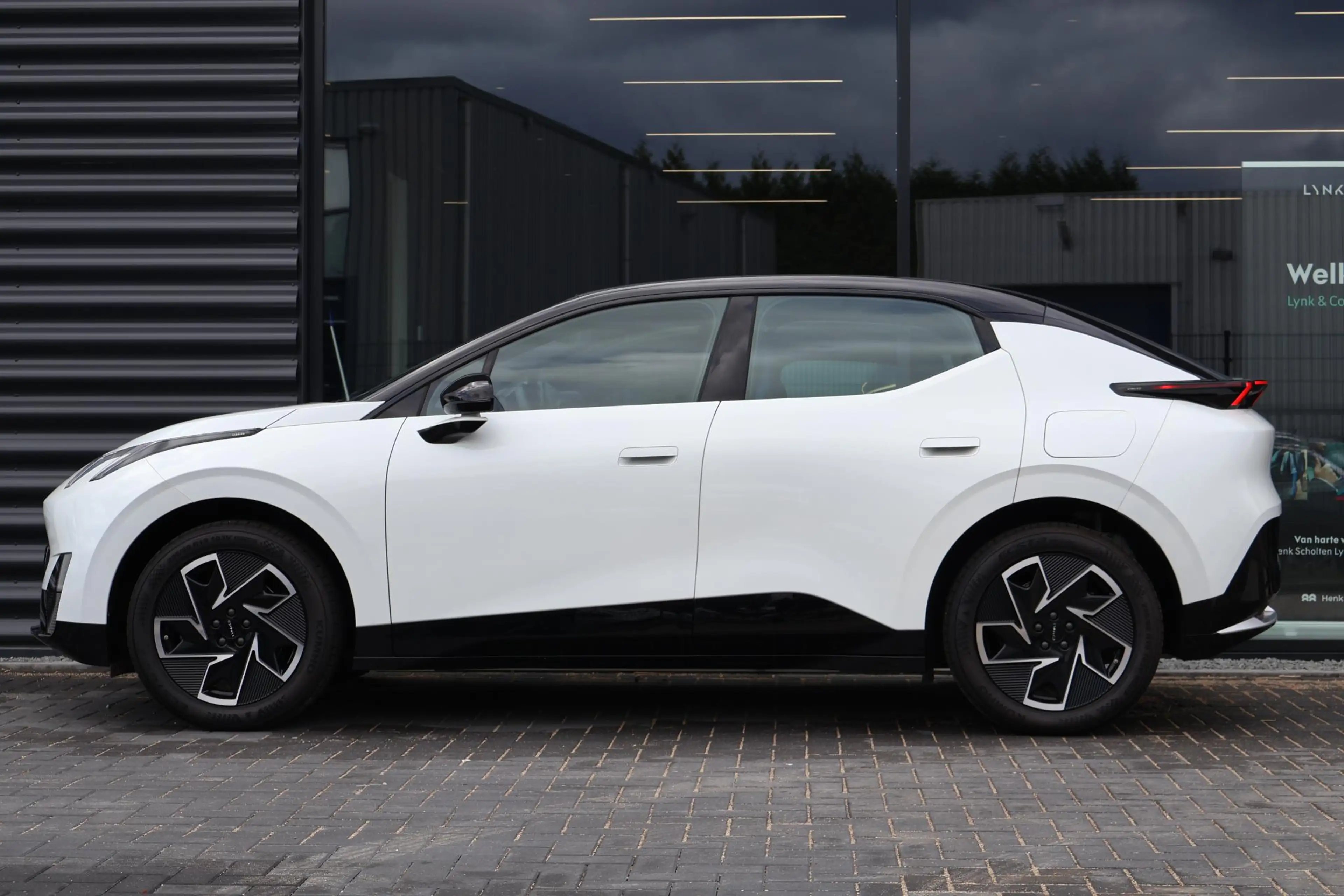 Lynk & Co 02 Core 66 kWh | 1600KG Trekgewicht | Stoelverwarming — photo 5