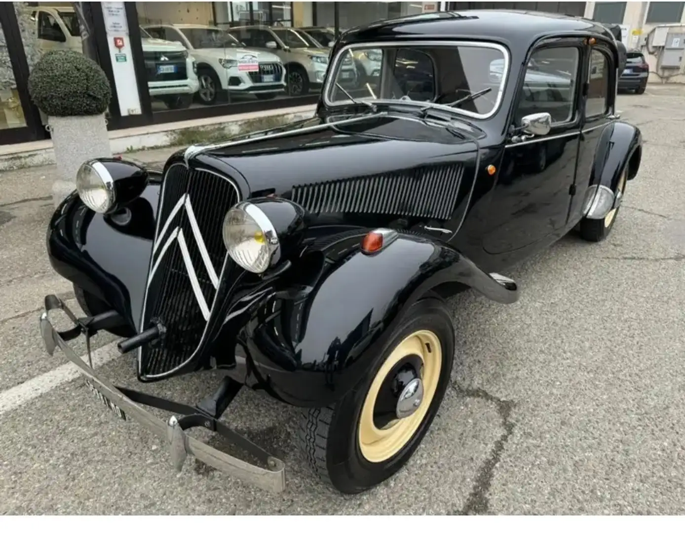 Citroen Traction 11 BL - 1