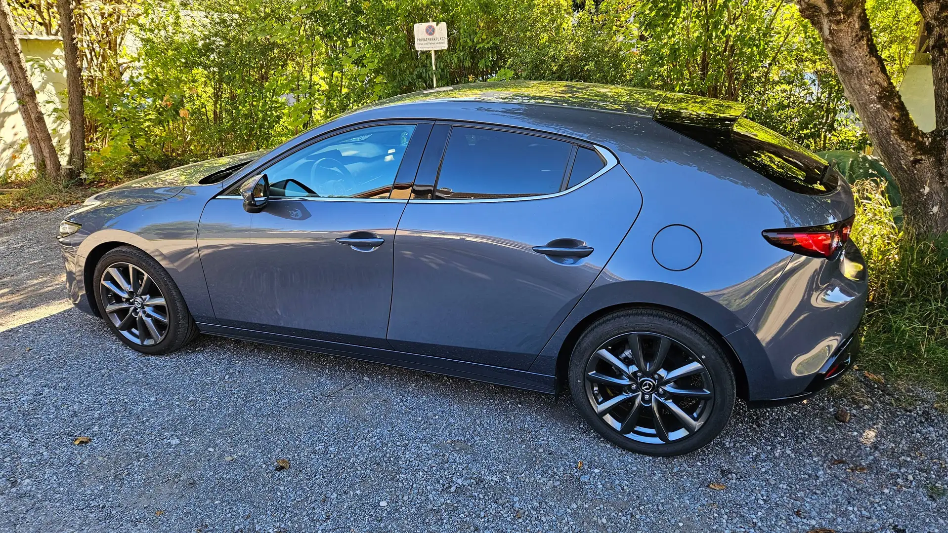 Mazda 3 Gepflegtes Fahrzeug und hochwertiger Comfort+ Ausstattung (Bose, Memory-Sitz , 360° Kamera ) Grau - 2