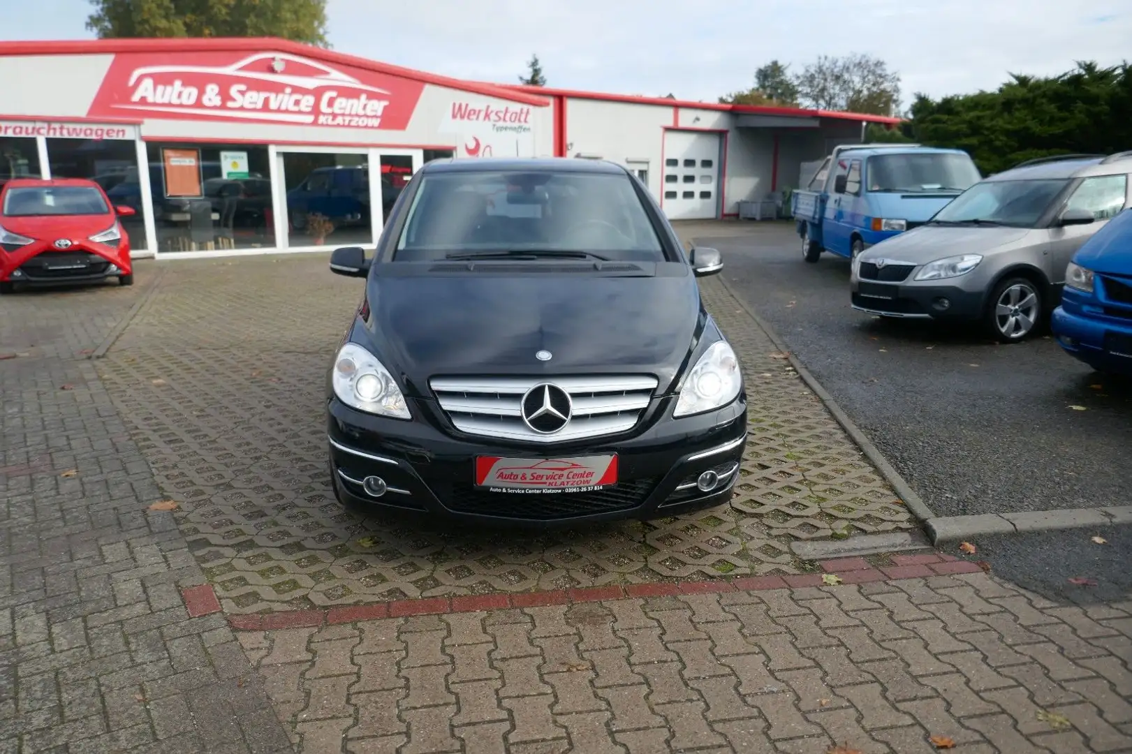 Mercedes-Benz B 200 CDI ST AUTOMATIK BI-XENON Noir - 2