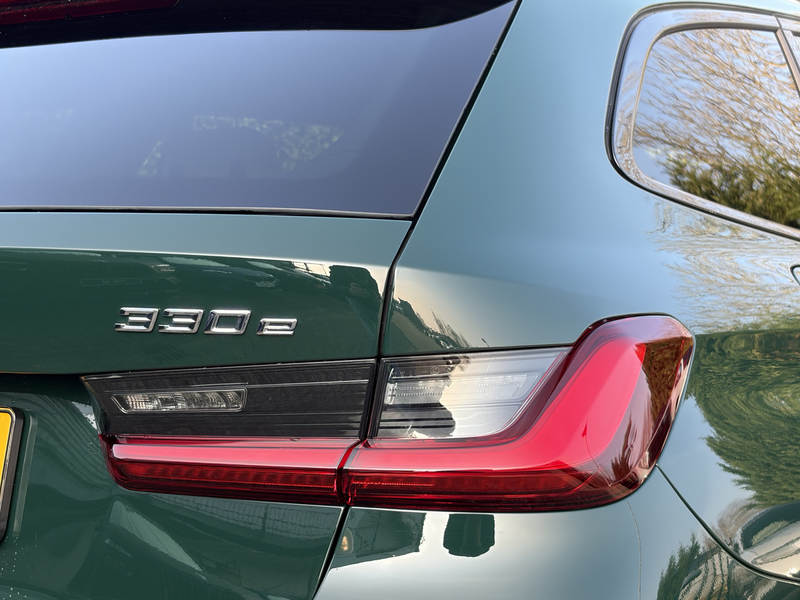 BMW 330 3-serie Touring 330e | M-Pro | Special Req. Britis — photo 3