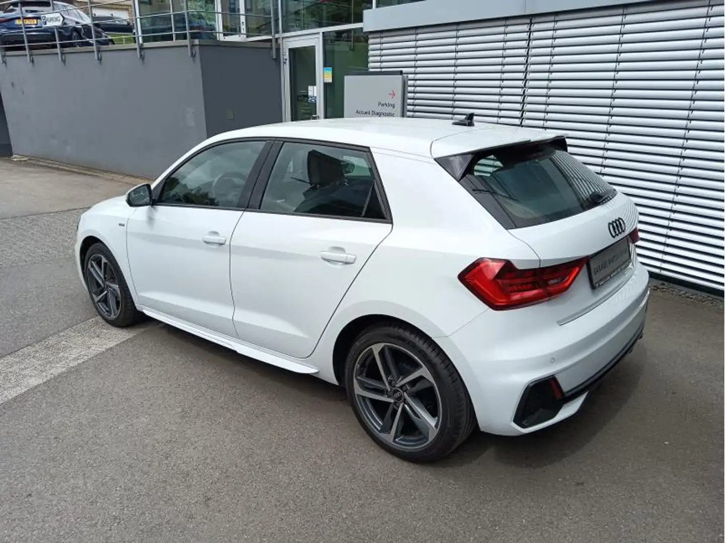 Audi A1 Sportback S-line 25 TFSI s-tro Wit - 2
