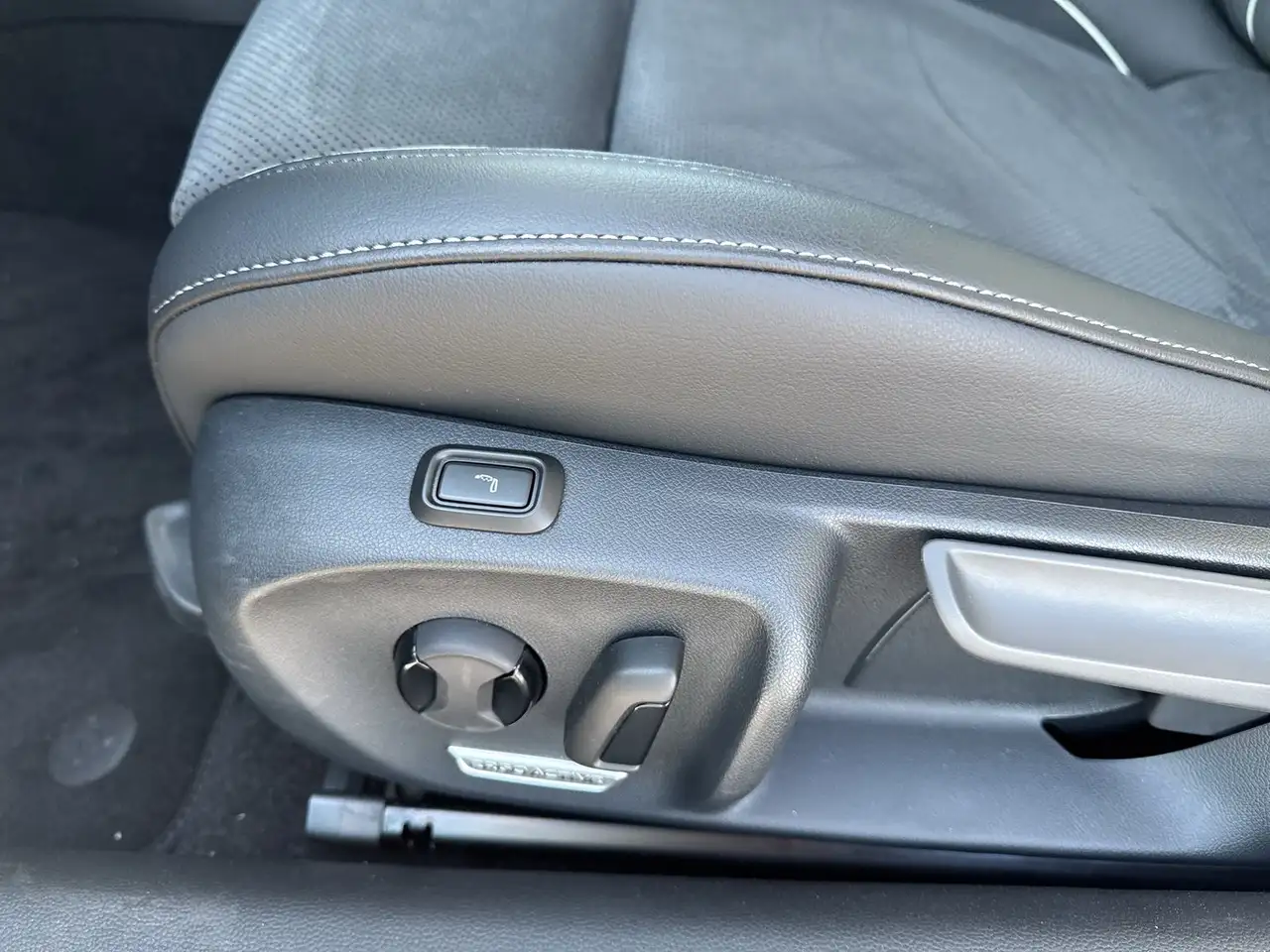 Volkswagen Passat Variant Business eTSI DSG 19