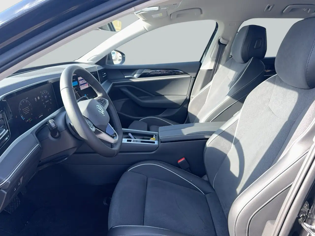 Volkswagen Passat Variant Business eTSI DSG 9