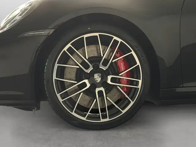 Porsche 911 view 9