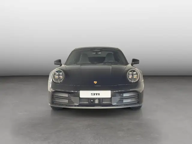 Porsche 911 view 8