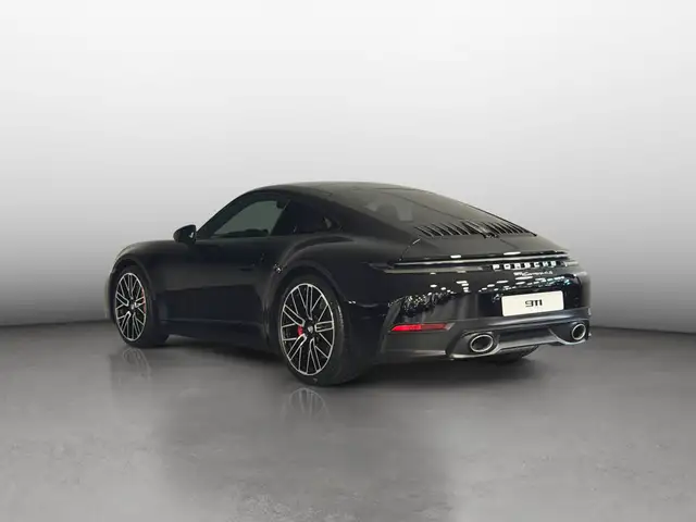 Porsche 911 view 3