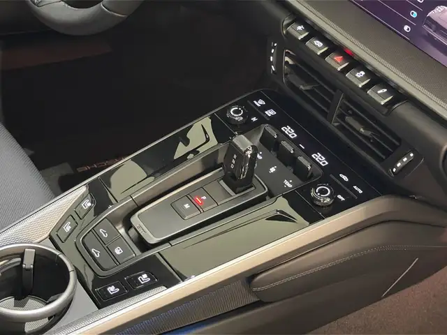 Porsche 911 view 14