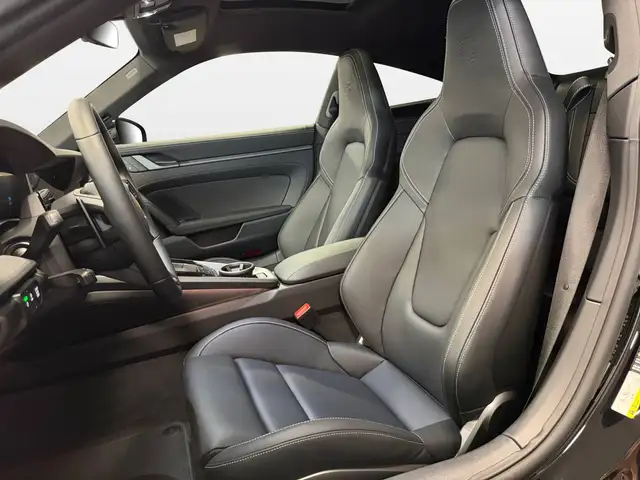 Porsche 911 view 13