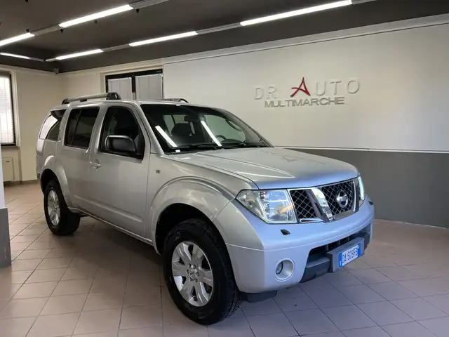 Nissan Pathfinder 2.5 dCi LE 7 POSTI Cambio Manuale