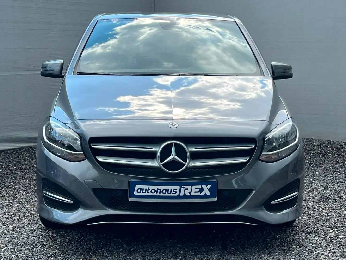 Mercedes-Benz B 180 7G-DCT "Style" NAVI PDC nur 46.500Km Grau - 2