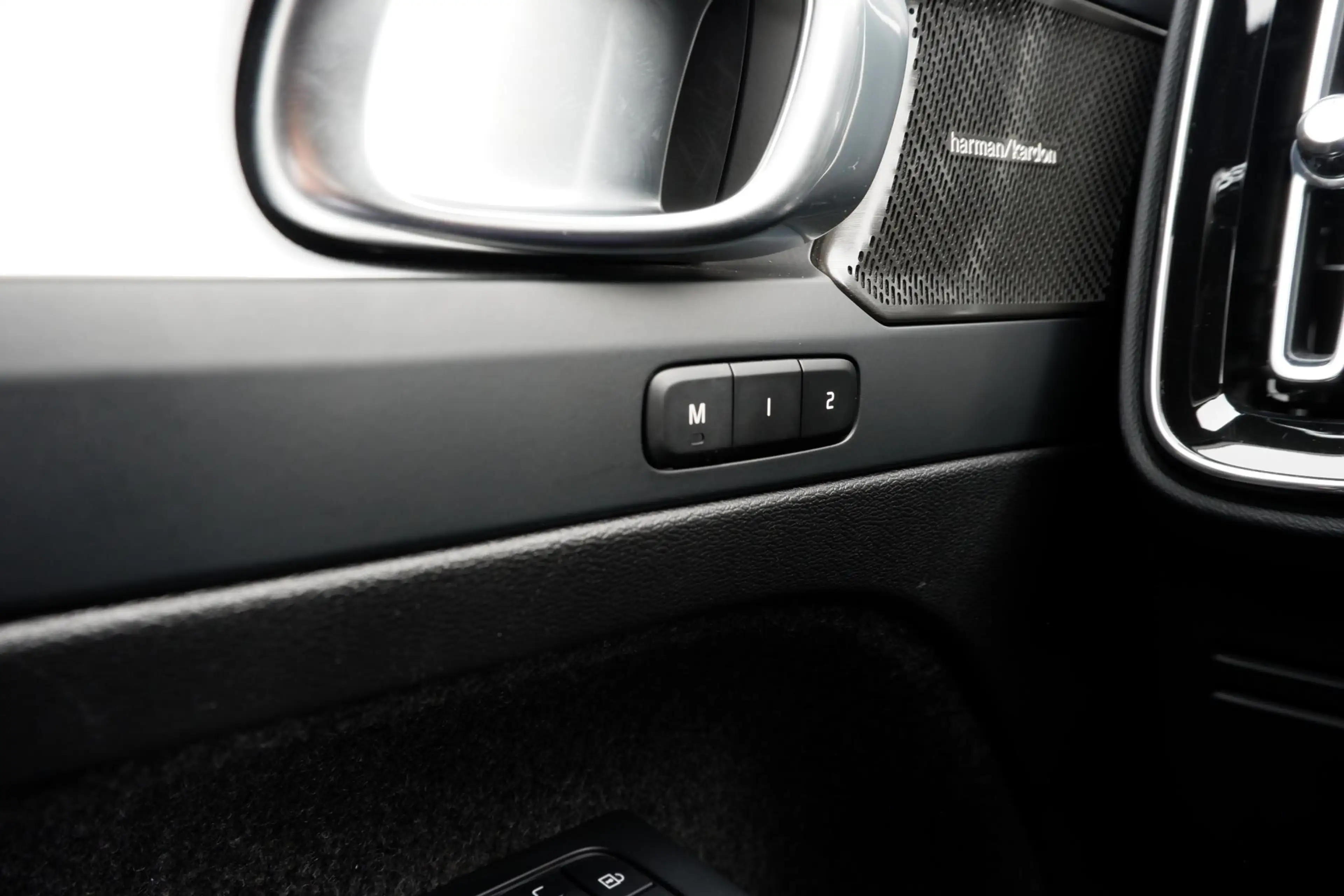 Volvo XC40 B4 Plus Dark | Trekhaak | Verwarmbare voorstoelen, — photo 10