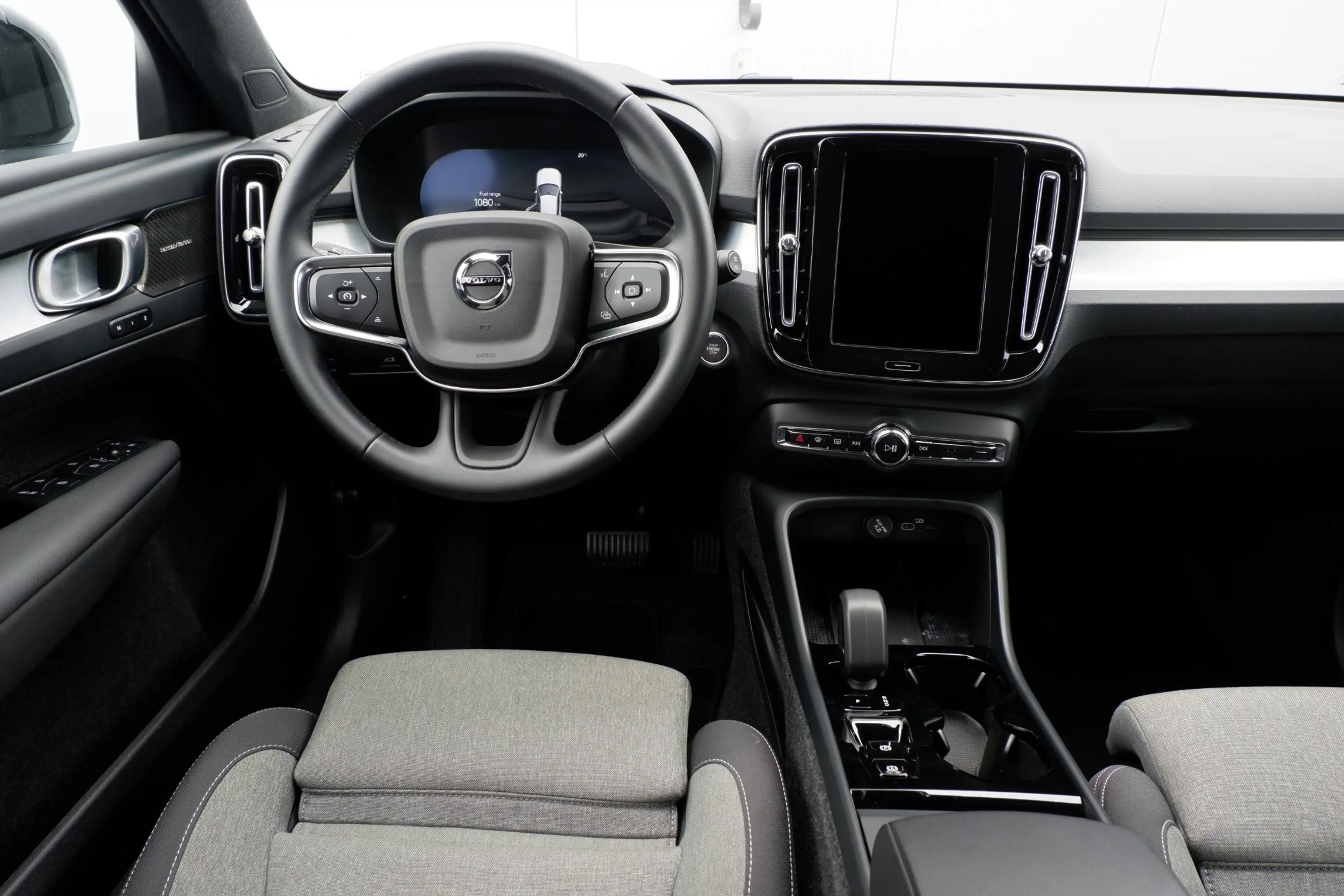Volvo XC40 B4 Plus Dark | Trekhaak | Verwarmbare voorstoelen, — photo 4