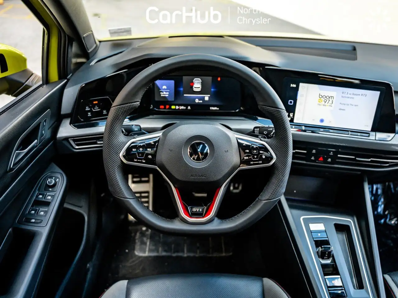 Volkswagen Golf GTI снимка Volkswagen Golf GTI