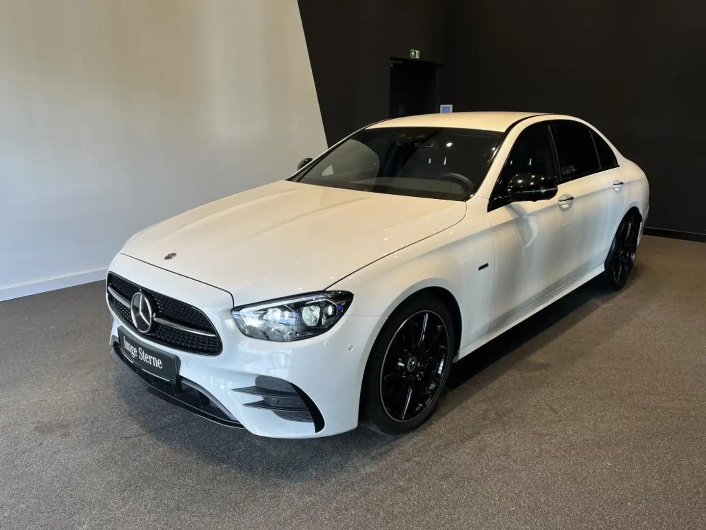 Mercedes-Benz E 220 d AMG Night Edition+Navi+Kamera+Distronic Bianco - 1