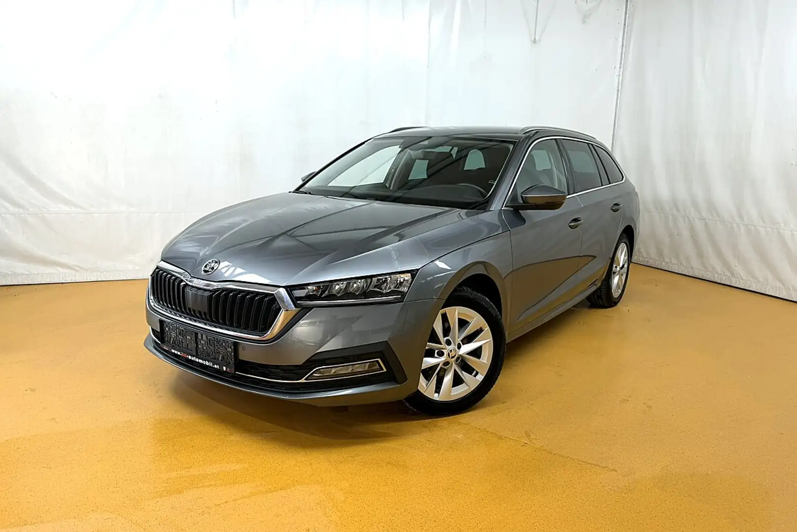 Skoda Octavia Combi 2,0 TDI Style DSG Grau - 1