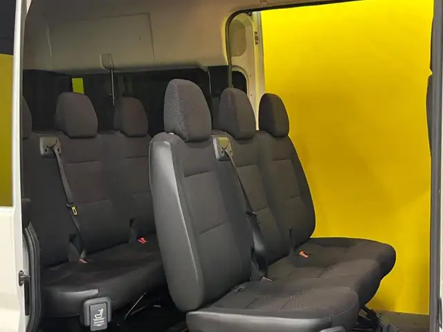 Peugeot Boxer view 13