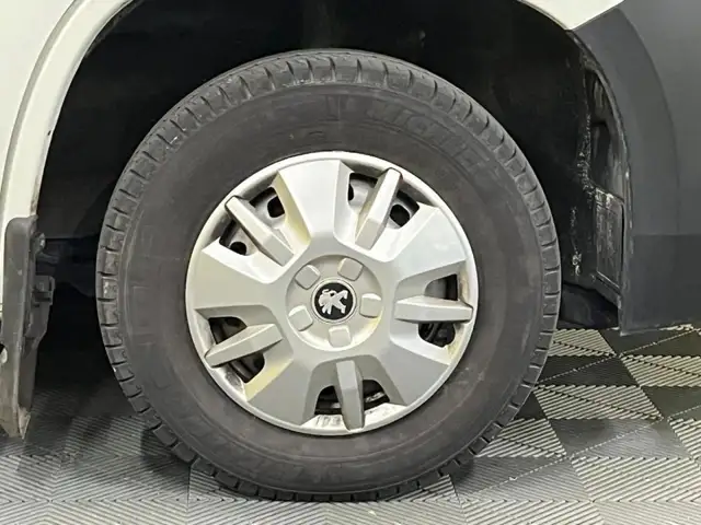 Peugeot Boxer view 9
