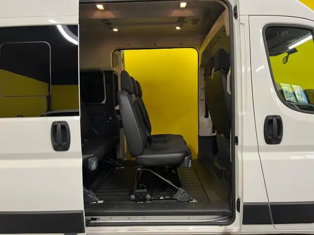 Peugeot Boxer view 14