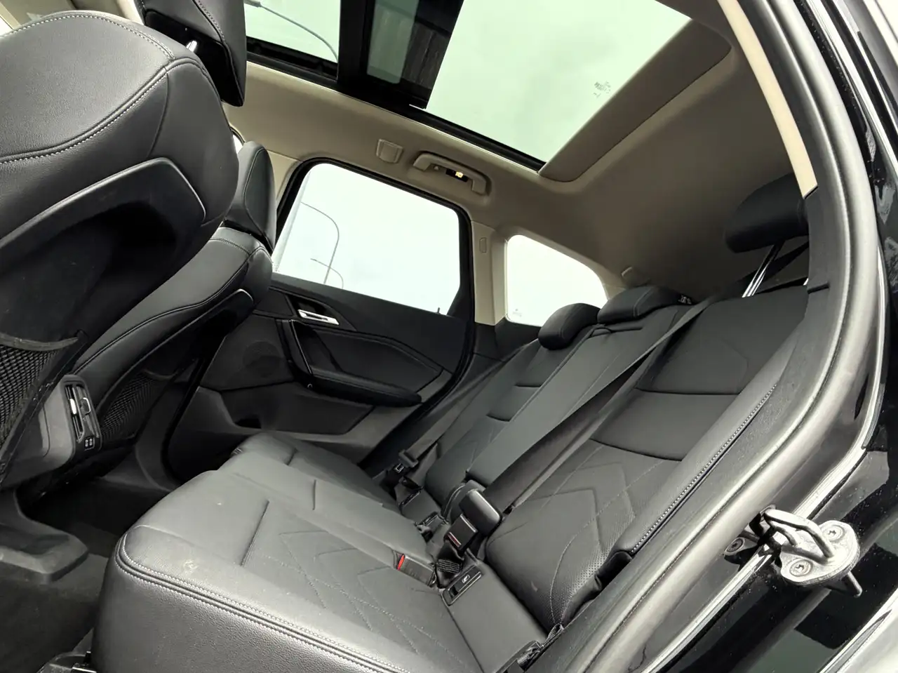 BMW X1 1.5iA sDrive18 FULL LED/PANO/NAVI/CAMERA/KEYLESS, миниатюра 15