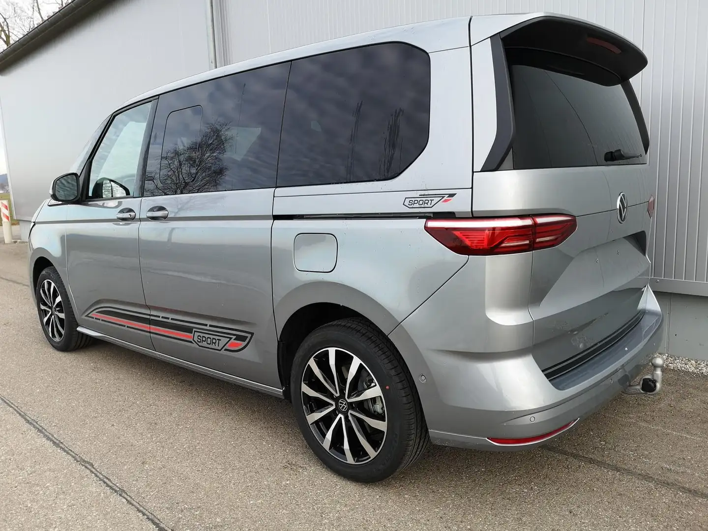 Volkswagen T7 Multivan Sport Edition 2,0TDI DSG Komfort KÜ 5 Sitzer 11... Silber - 2