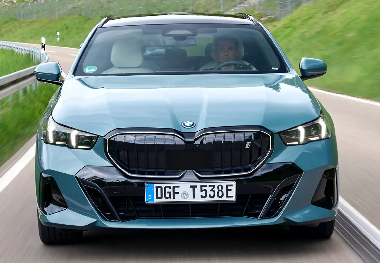 BMW i5 Touring eDrive40 M Sport - 1
