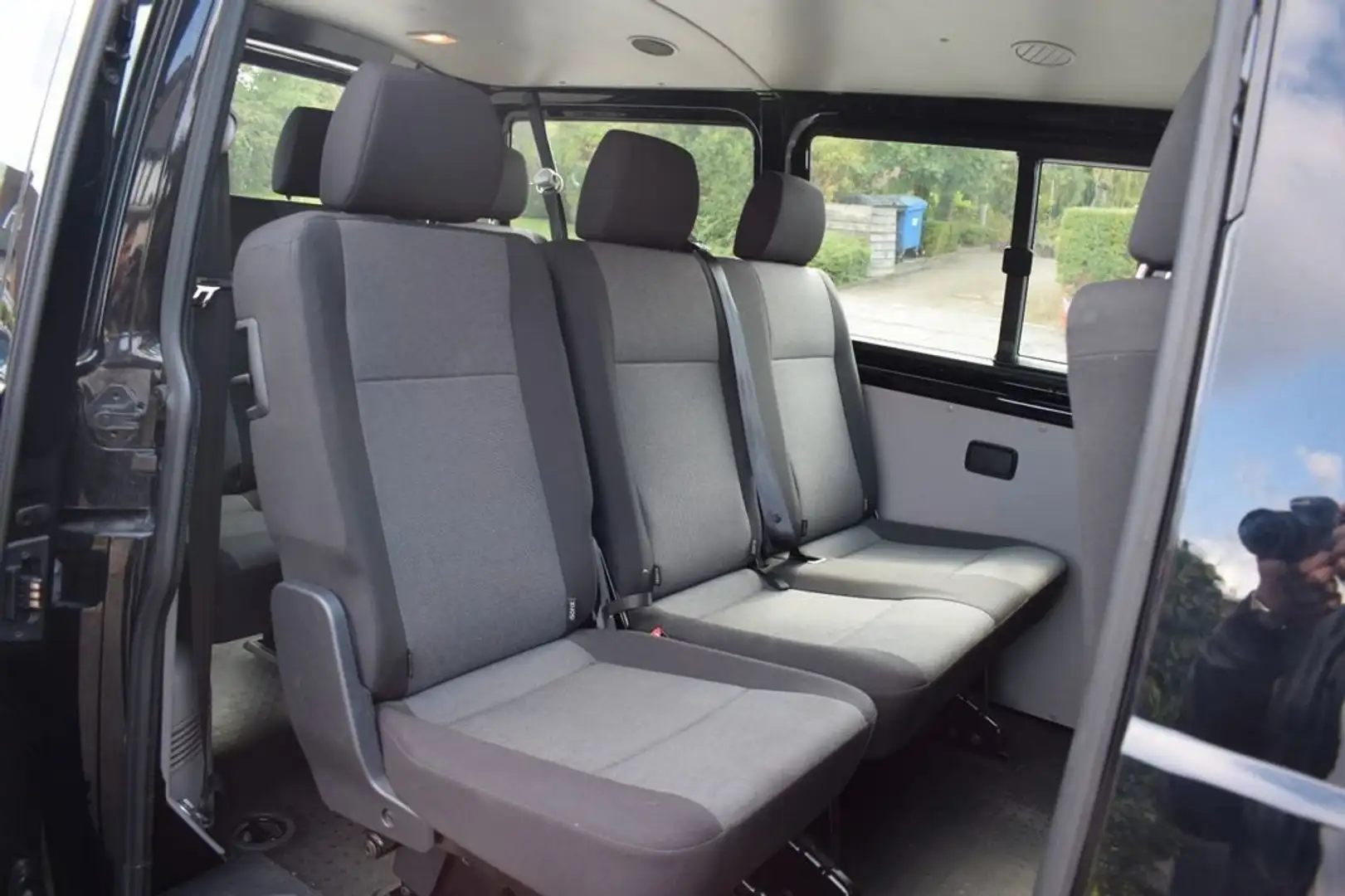 Volkswagen Transporter 2.0 TDI 102CV PL Kombi Чорний - 2