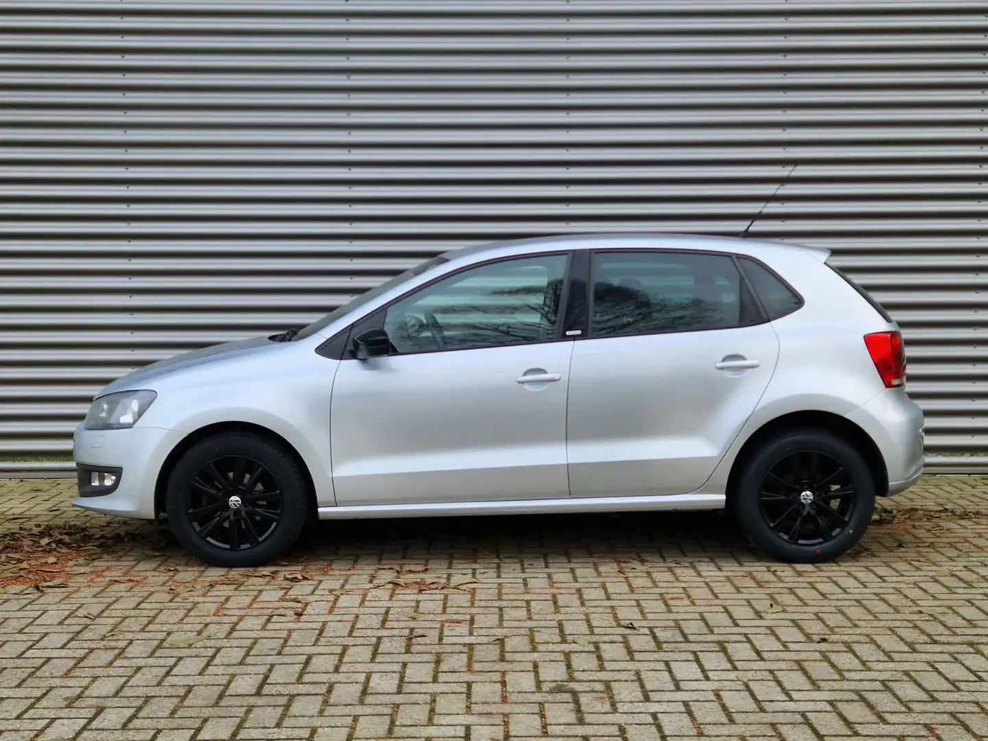 Volkswagen Polo 1.2-12V BlueMotion Trendline Grijs - 2