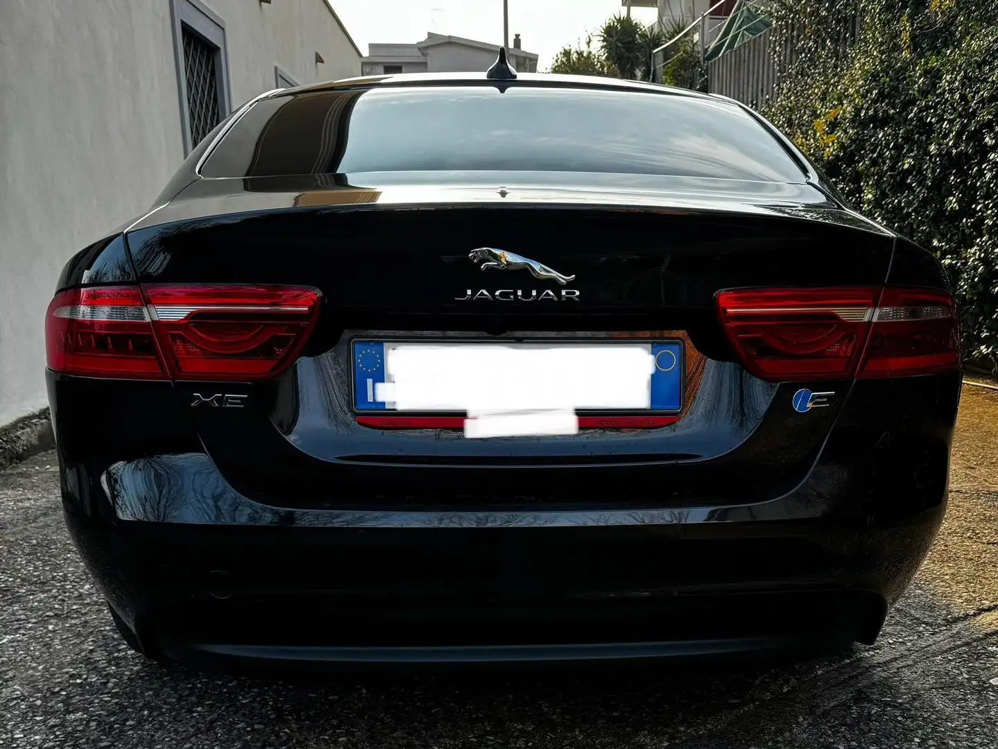 Jaguar XE XE 2.0d Portfolio 163cv auto Nero - 2
