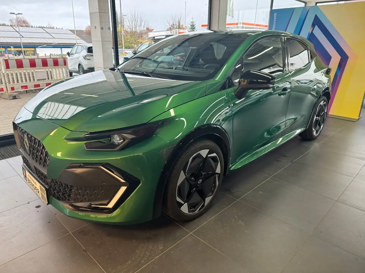 Renault Clio 6 Techno Full Hybrid E-Tech 160 Verde - 1