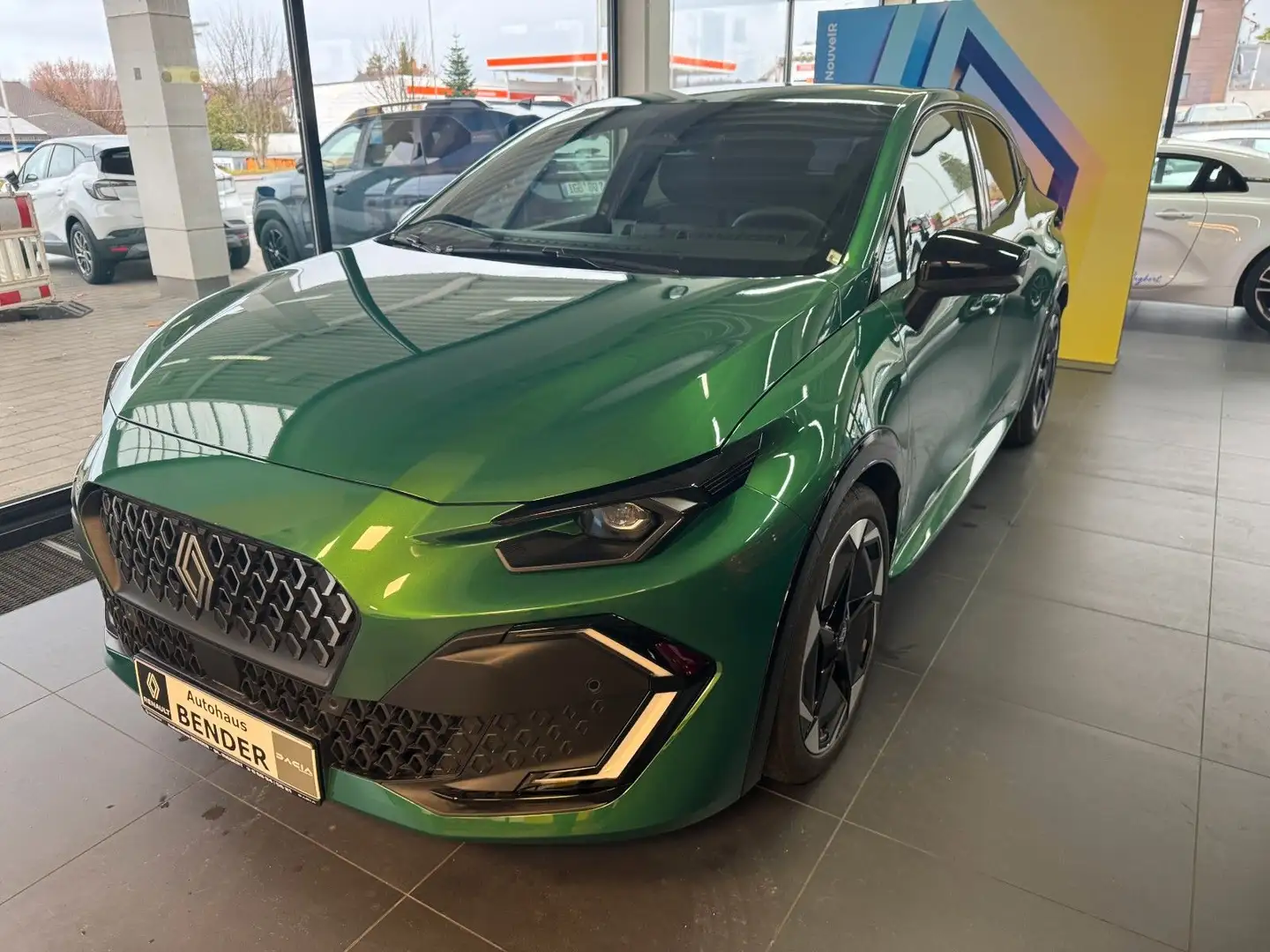 Renault Clio 6 Techno Full Hybrid E-Tech 160 Verde - 2