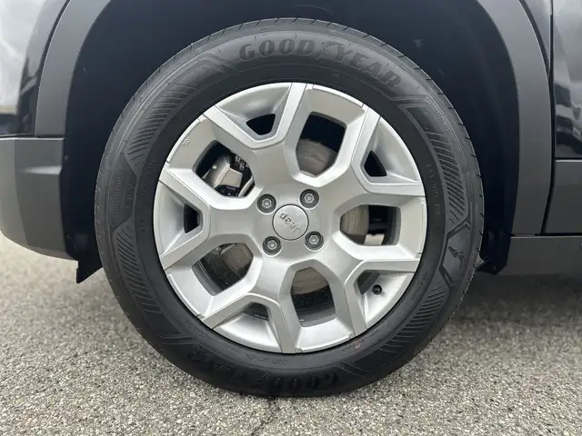 Jeep Avenger view 9