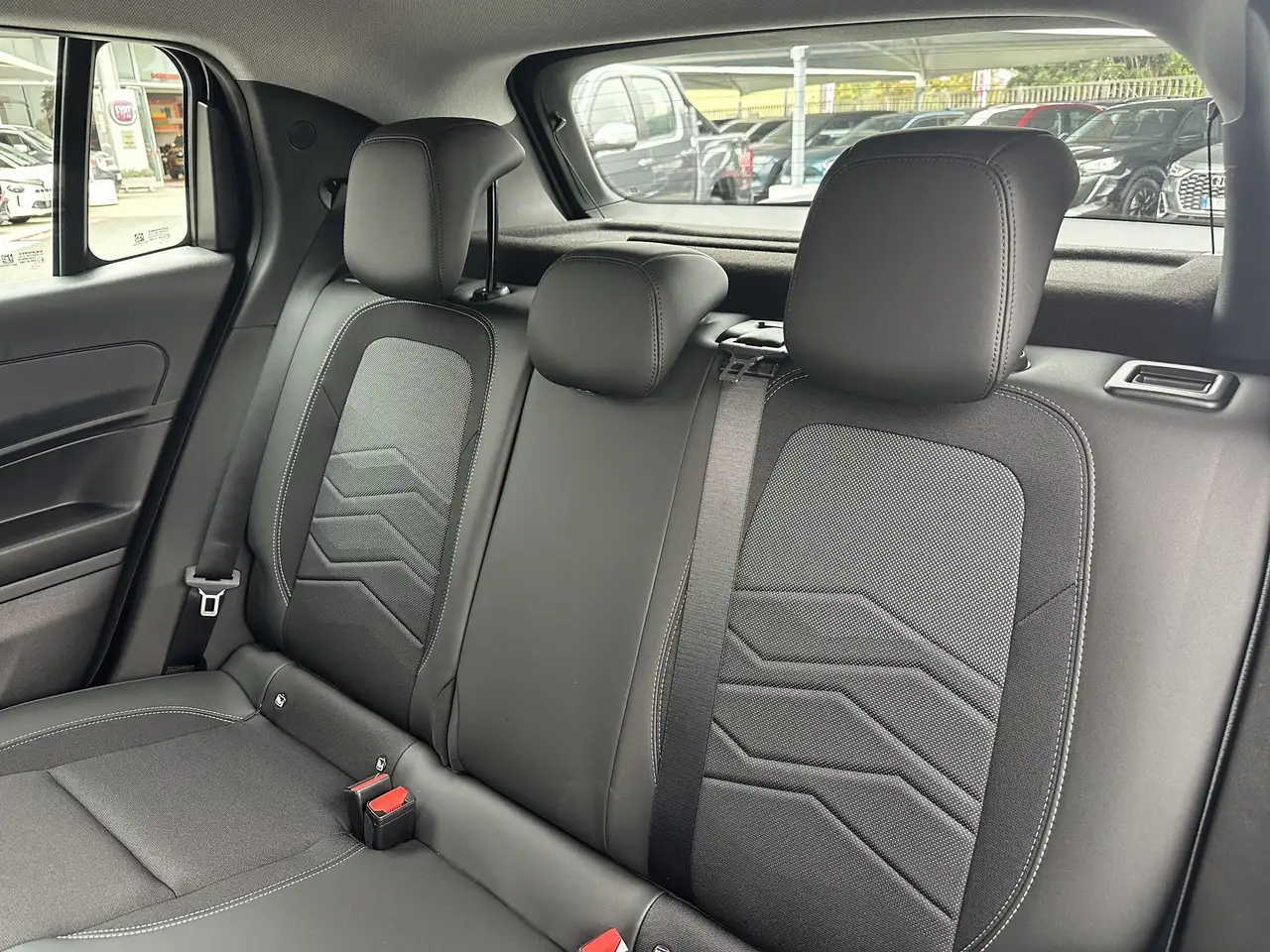 Jeep Avenger Avenger 1.2 Turbo 110 CV MHEV Altitude 12