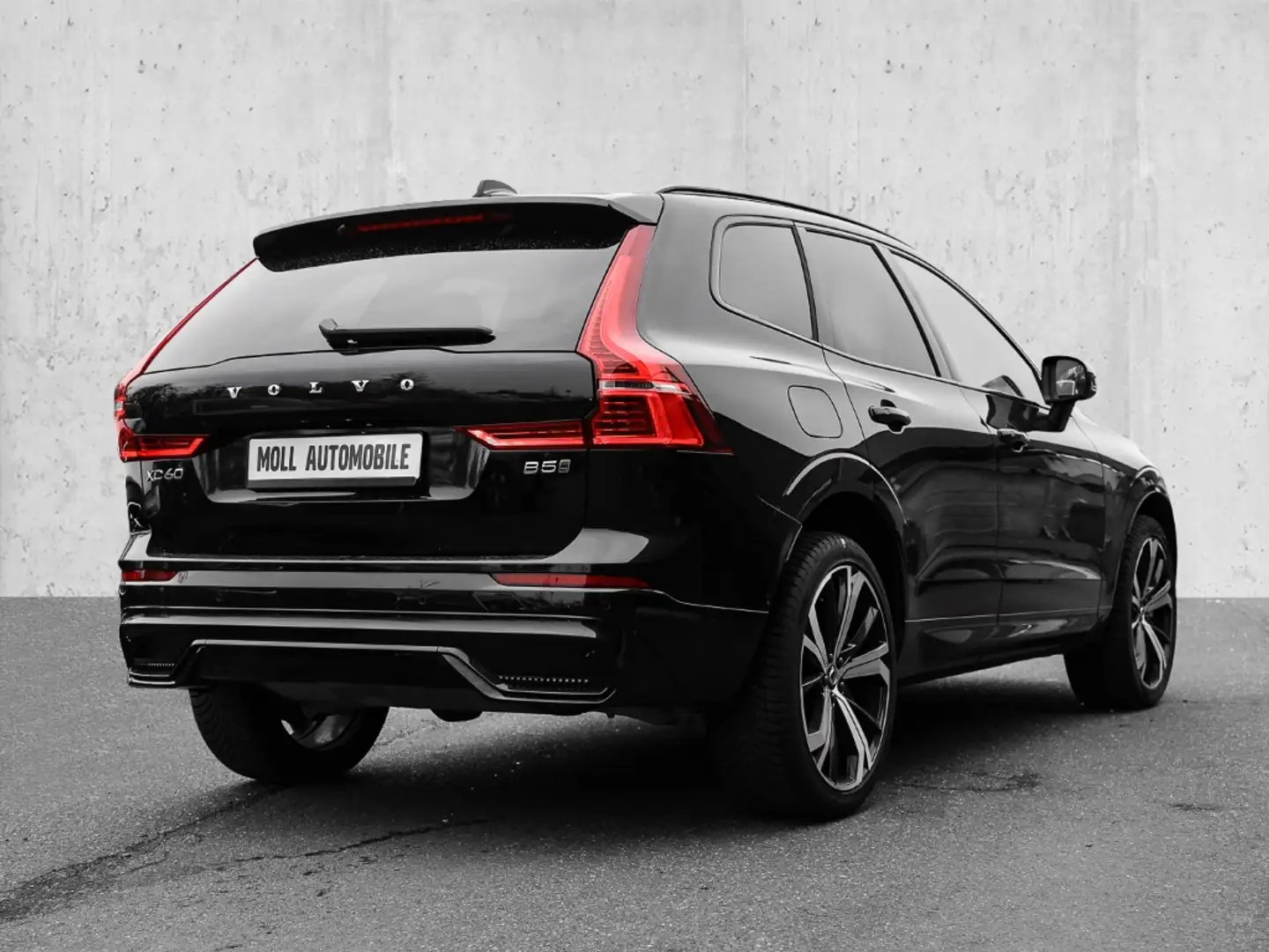 Volvo XC60 Ultimate Dark AWD B5 Benzin EU6d Allrad HUD StandH Schwarz - 2