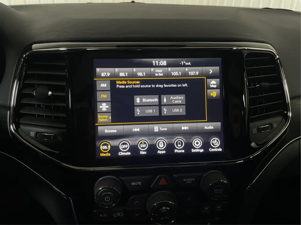 Jeep Grand Cherokee снимка Jeep Grand Cherokee