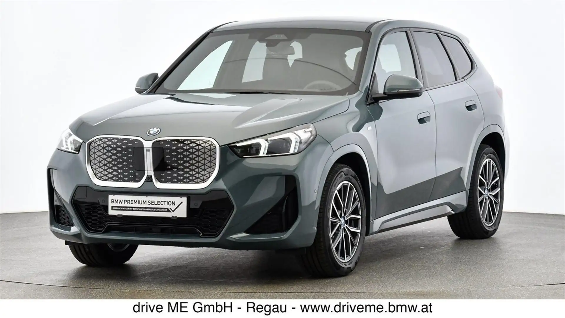 BMW iX1 eDrive20 M Sport Vert - 1